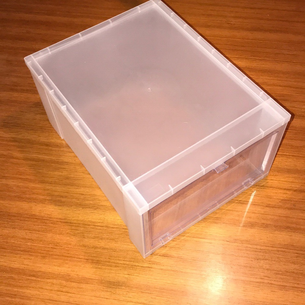 Shoes container.